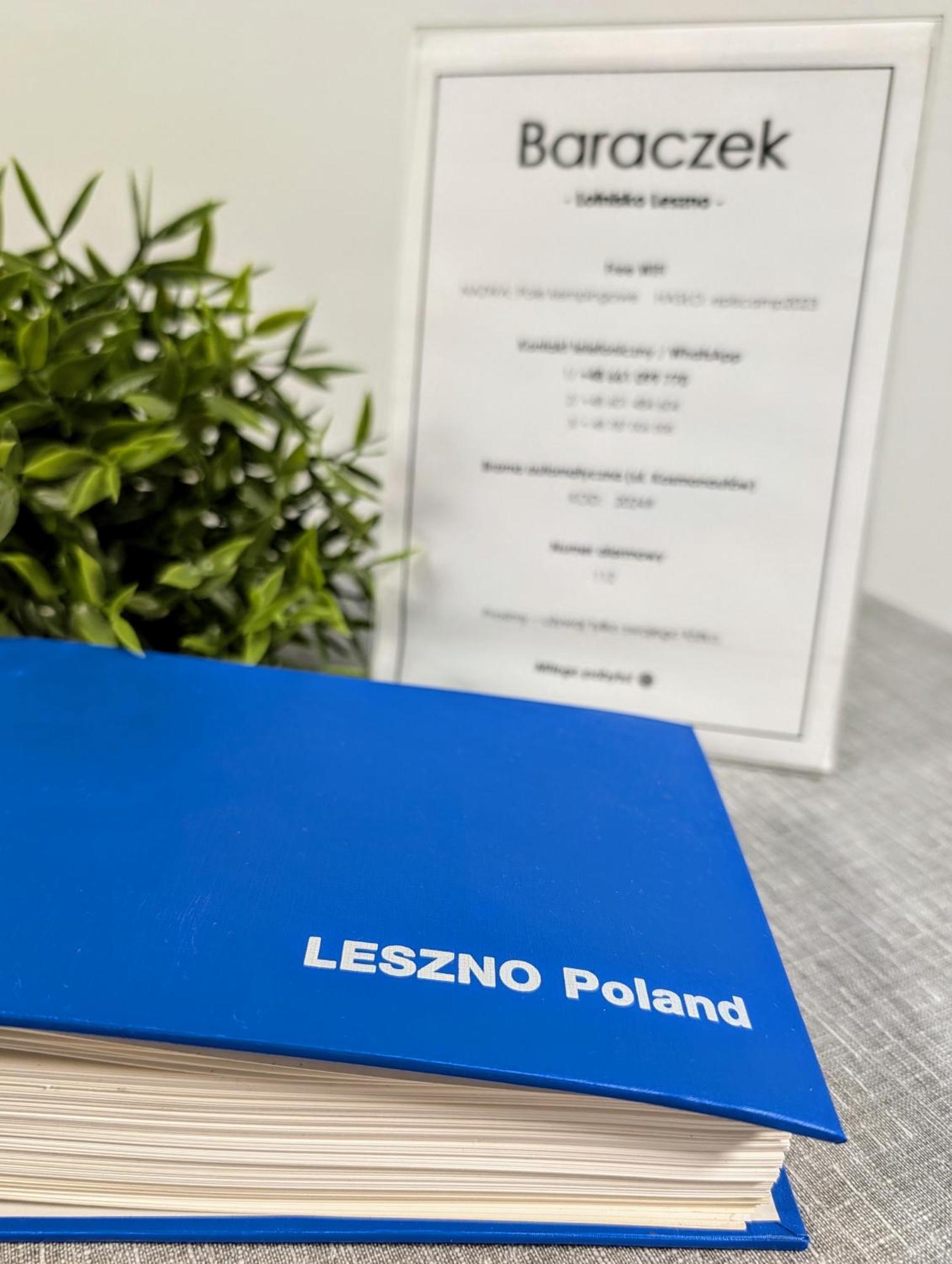 Baraczek Lotnisko Leszno Hostel เลชโน ภายนอก รูปภาพ