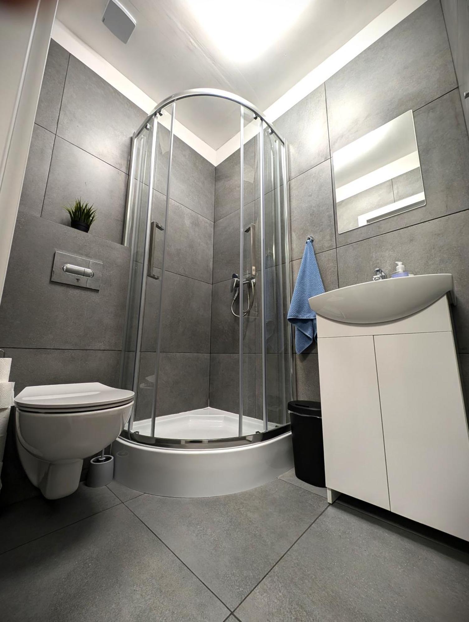 Baraczek Lotnisko Leszno Hostel เลชโน ภายนอก รูปภาพ