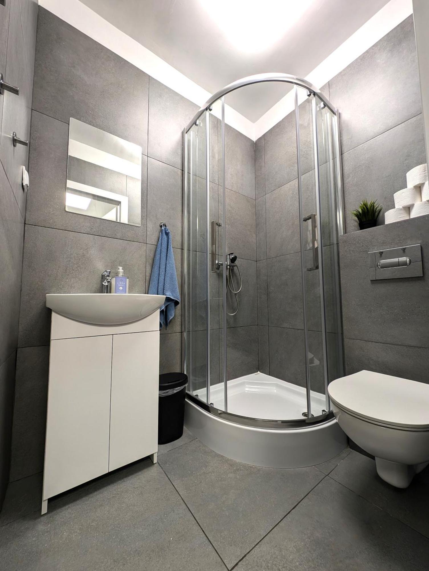 Baraczek Lotnisko Leszno Hostel เลชโน ภายนอก รูปภาพ